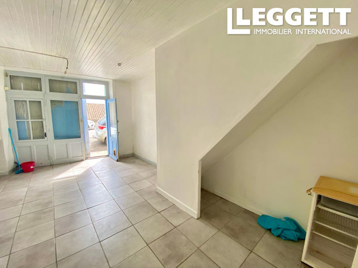 Image No.9-3 Bed House for sale