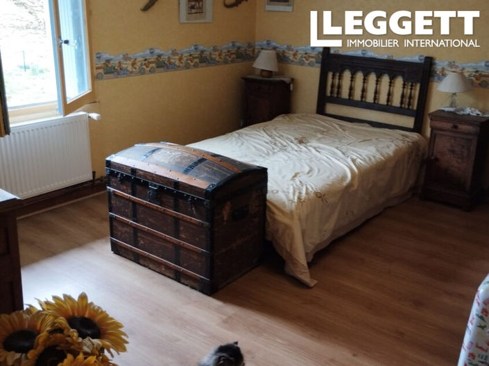 Image No.7-5 Bed House for sale