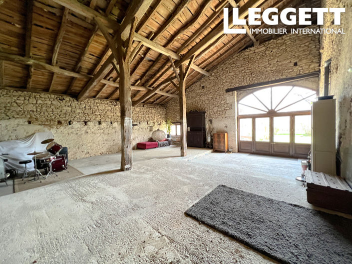 Image No.6-5 Bed House for sale