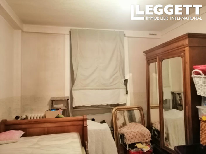 Image No.6-4 Bed House for sale