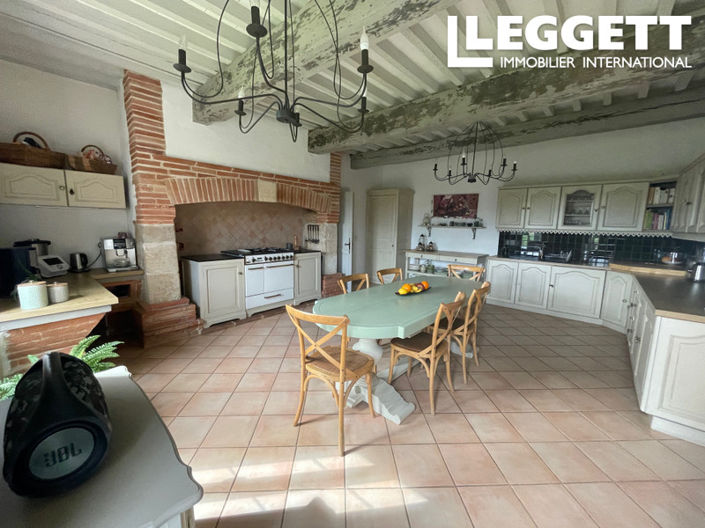 Image No.7-11 Bed House for sale