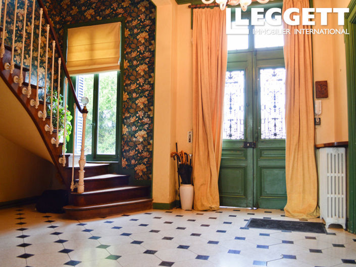 Image No.5-8 Bed House for sale