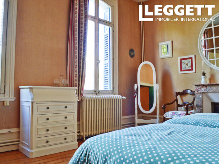 Image No.9-8 Bed House for sale