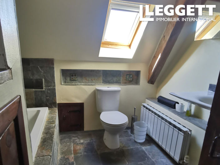 Image No.10-3 Bed House for sale