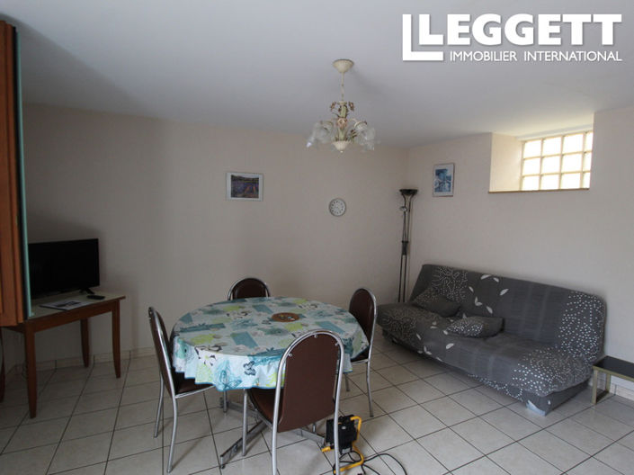 Image No.9-14 Bed Commercial for sale