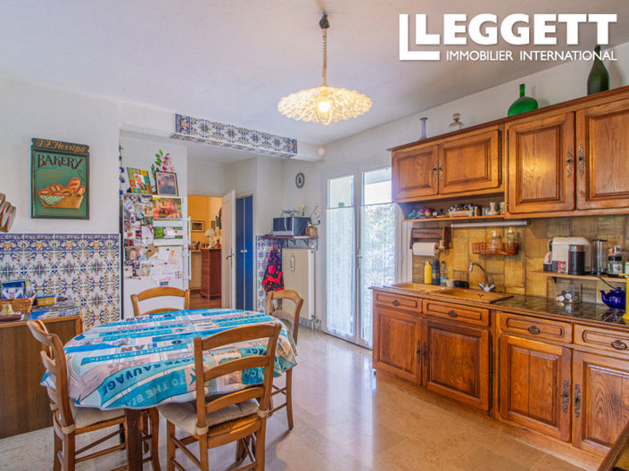 Image No.8-5 Bed House for sale