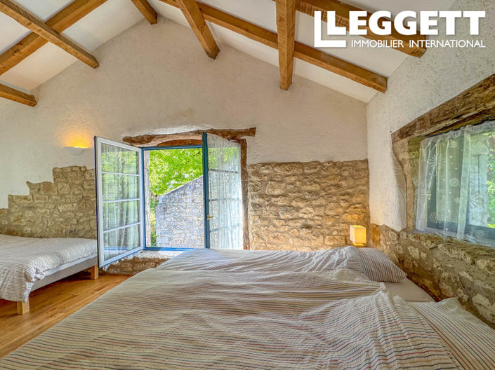 Image No.10-6 Bed House for sale