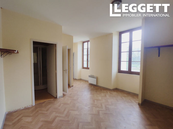 Image No.8-3 Bed Commercial for sale