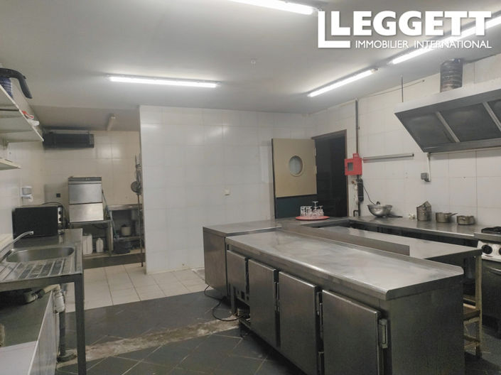 Image No.9-3 Bed Commercial for sale