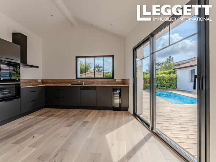 Image No.4-3 Bed House for sale