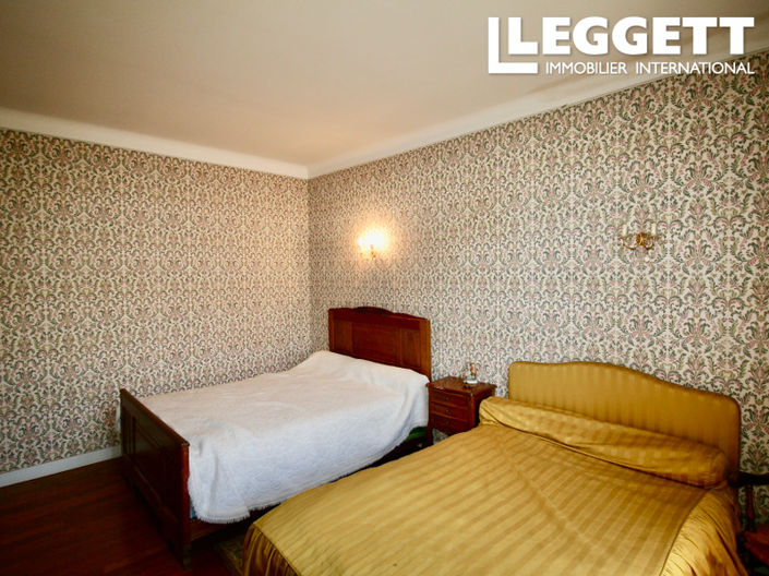 Image No.8-4 Bed House for sale