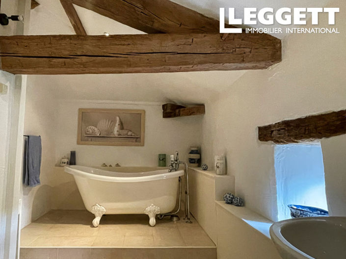 Image No.8-5 Bed House for sale