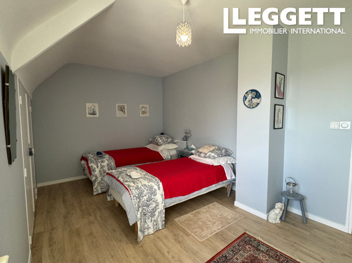 Image No.7-4 Bed House for sale