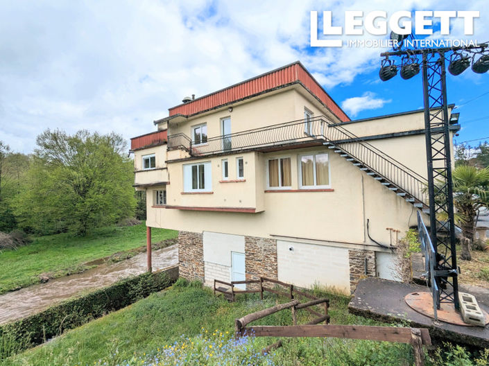 Image No.2-11 Bed Commercial for sale