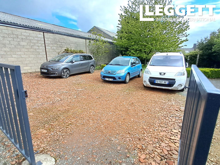 Image No.6-4 Bed House for sale