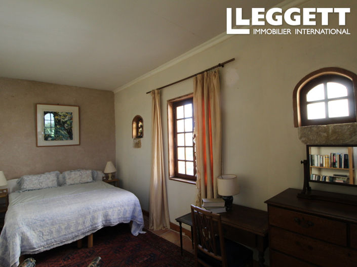 Image No.7-5 Bed House for sale