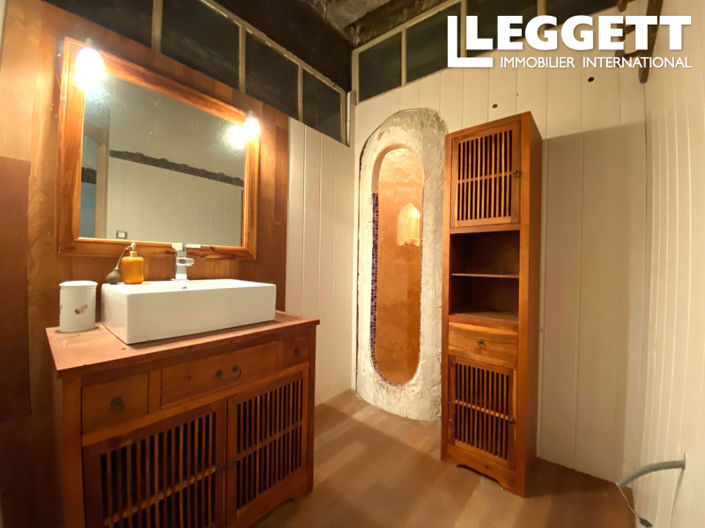 Image No.9-2 Bed House for sale