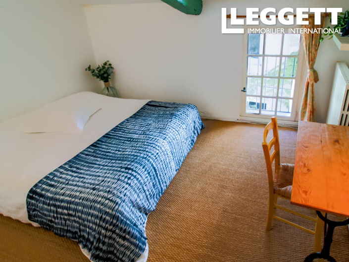 Image No.10-3 Bed House for sale