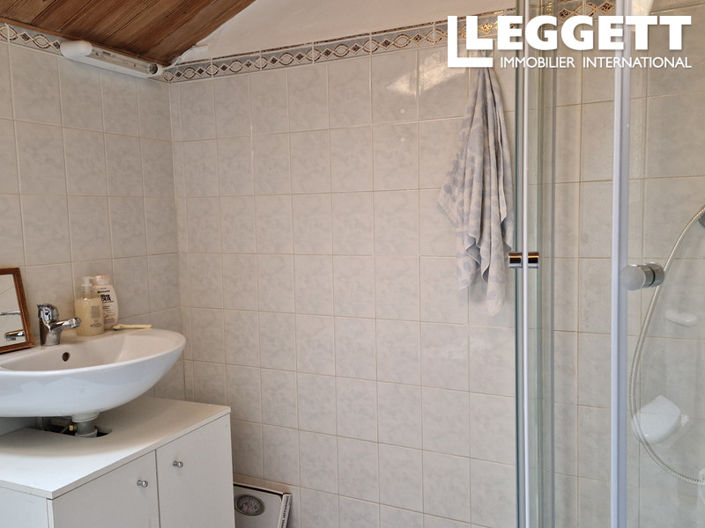 Image No.7-2 Bed House for sale