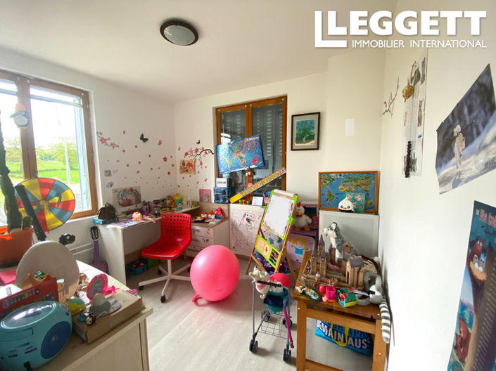 Image No.8-3 Bed House for sale