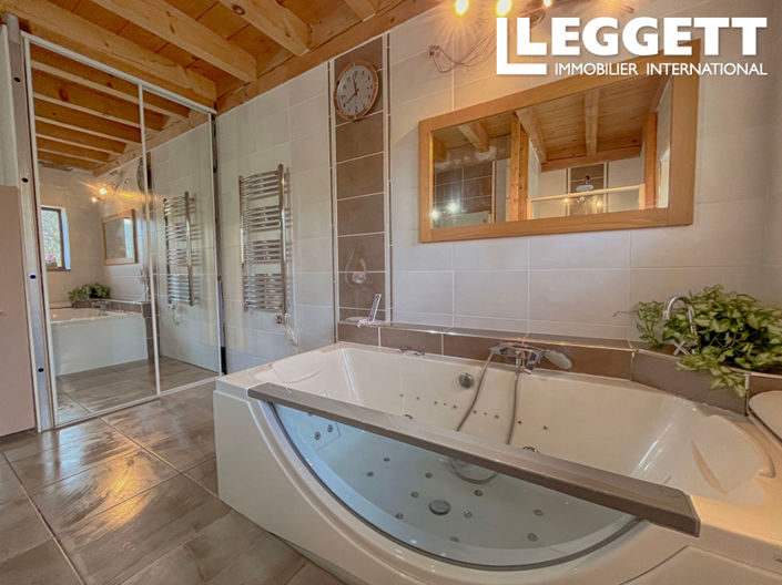 Image No.9-5 Bed House for sale