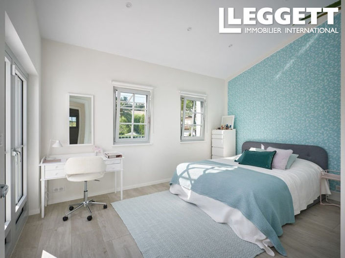 Image No.10-6 Bed House for sale