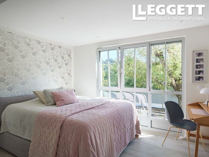 Image No.9-6 Bed House for sale