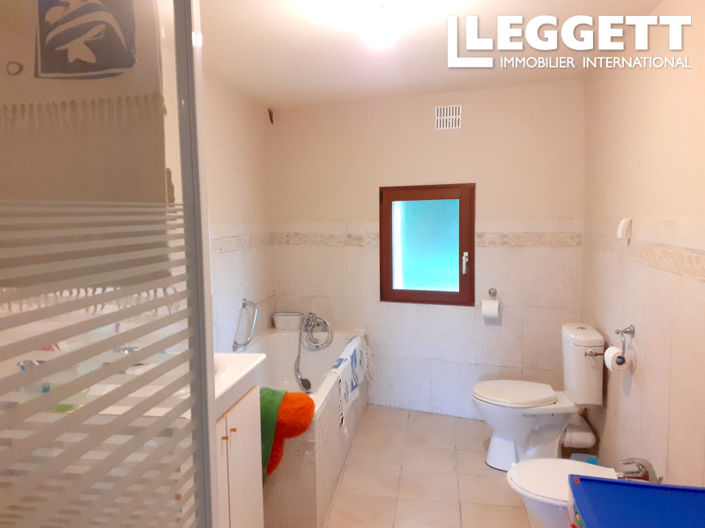 Image No.10-3 Bed House for sale