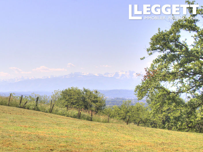 Image No.10-6 Bed House for sale