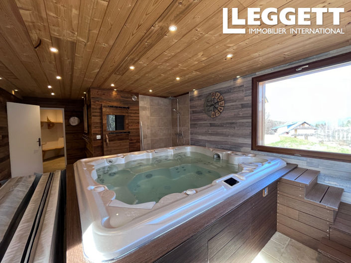 Image No.4-10 Bed House for sale