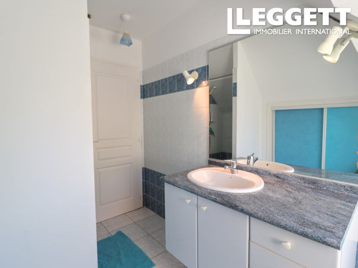 Image No.7-6 Bed House for sale