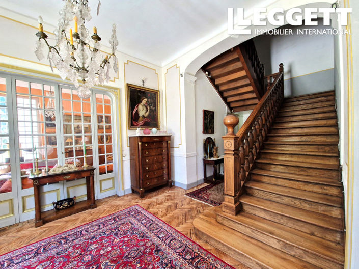 Image No.3-8 Bed House for sale