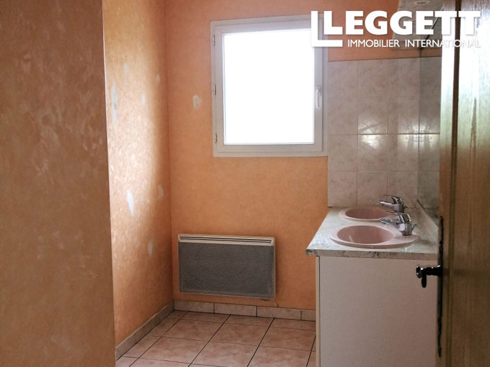 Image No.5-2 Bed House for sale