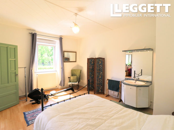 Image No.7-5 Bed House for sale