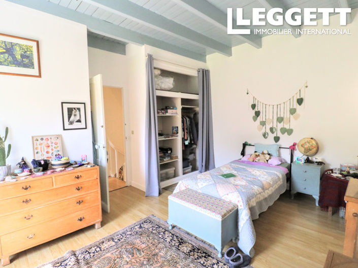 Image No.9-5 Bed House for sale