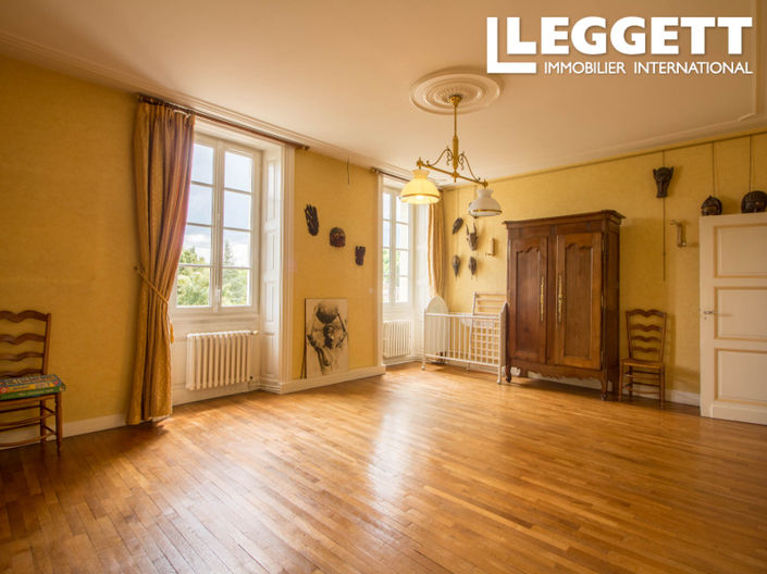 Image No.6-6 Bed House for sale