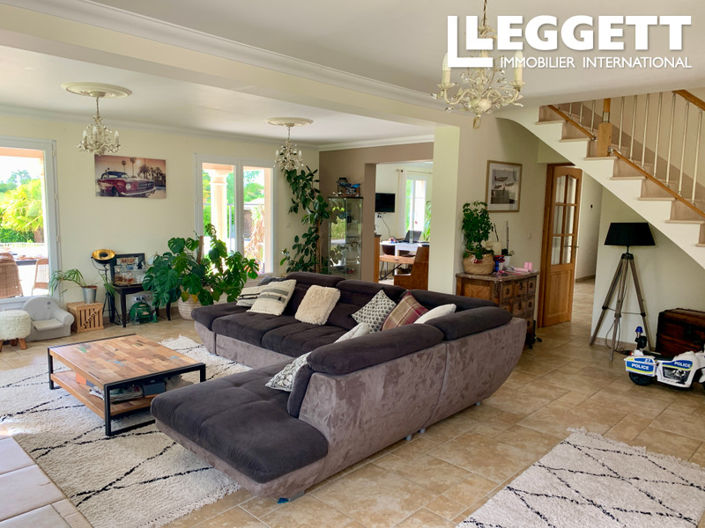 Image No.6-6 Bed House for sale