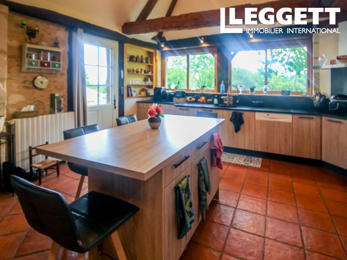 Image No.5-12 Bed House for sale