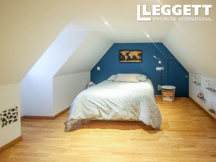 Image No.7-12 Bed House for sale