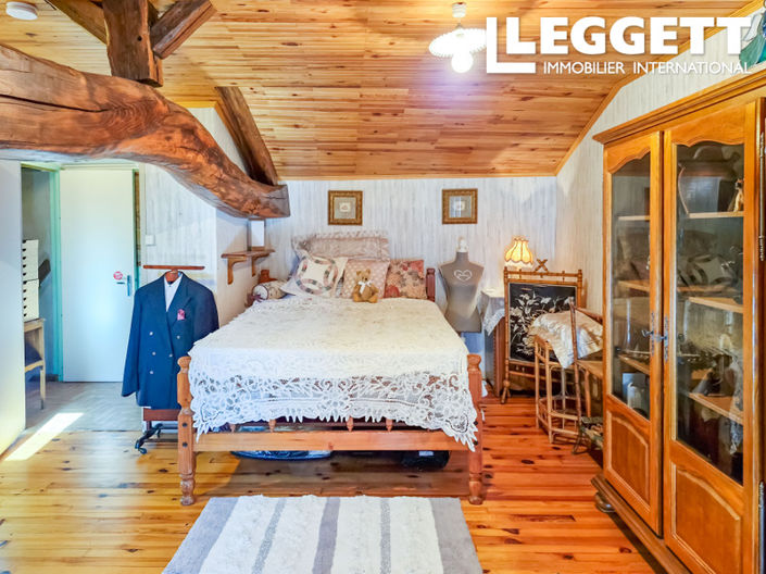 Image No.8-3 Bed House for sale