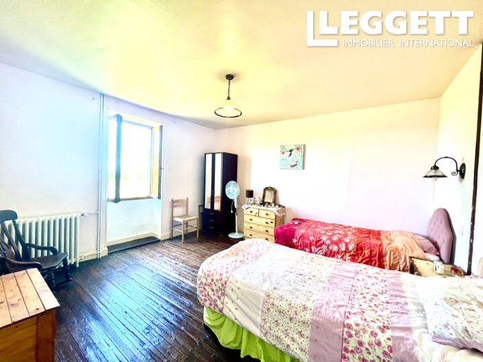 Image No.8-3 Bed House for sale