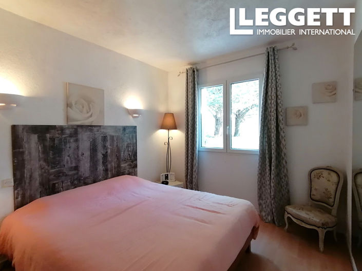 Image No.6-4 Bed House for sale