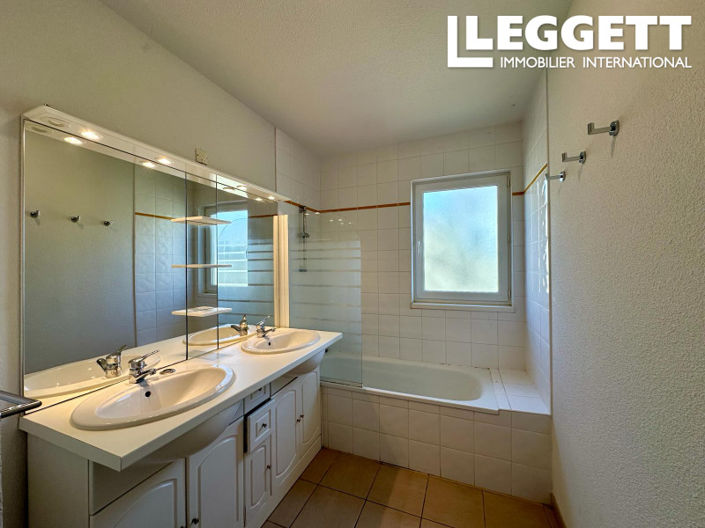 Image No.9-2 Bed House for sale