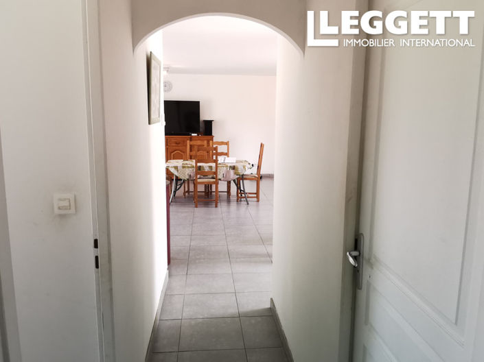 Image No.10-3 Bed House for sale