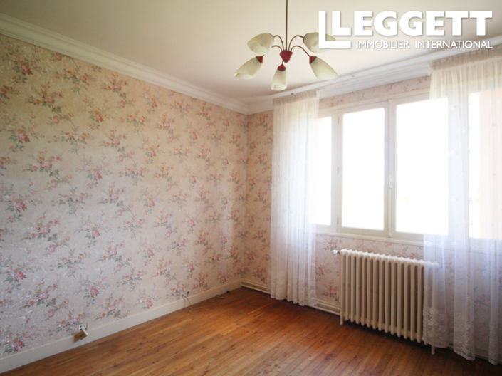 Image No.8-3 Bed House for sale