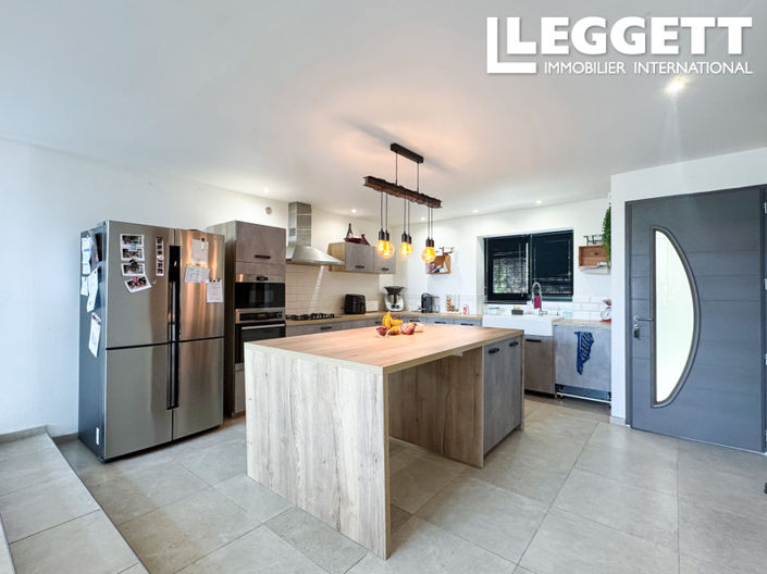 Image No.6-4 Bed House for sale