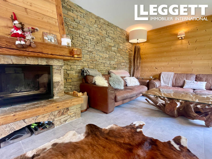 Image No.3-5 Bed House for sale