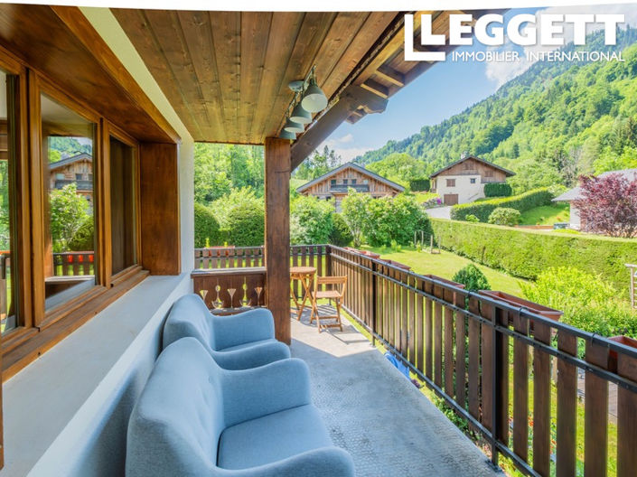 Image No.8-5 Bed House for sale