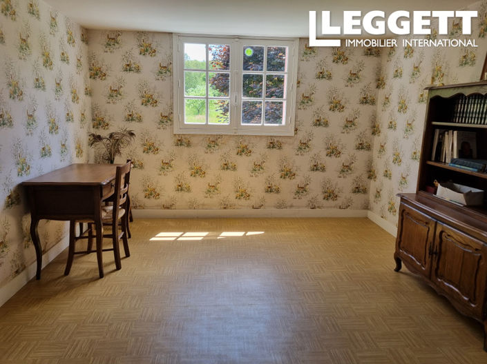 Image No.10-6 Bed House for sale