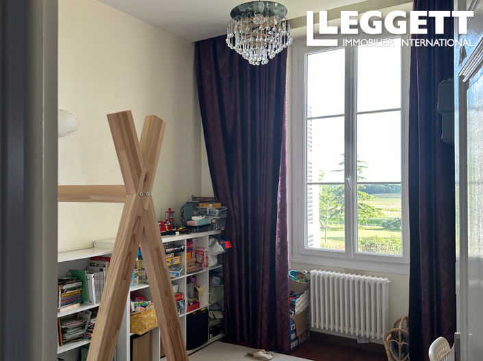 Image No.10-9 Bed Commercial for sale